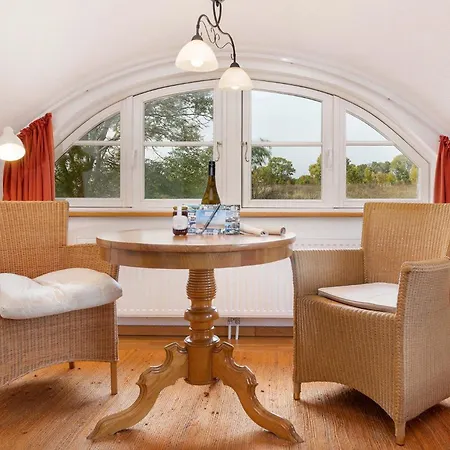 아파트 Ferienwohnung, Land, Ruhe, Ruegen Burtevitz